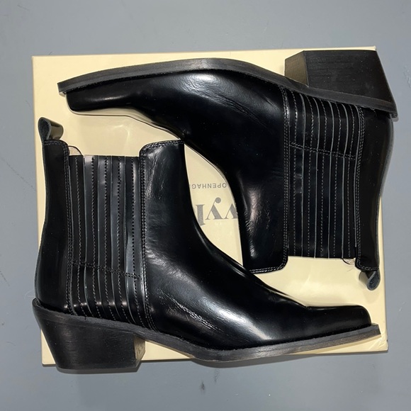 BNIB I’ve Copenhagen “Chicago” bootie. - Picture 1 of 5